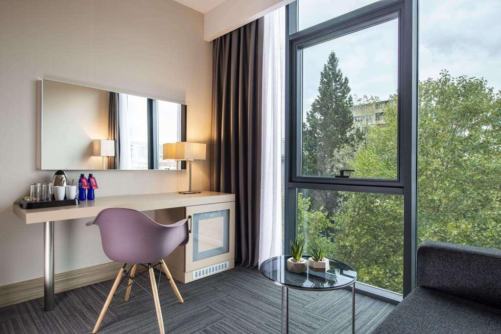 Ramada Encore Tbilisi Værelse billede